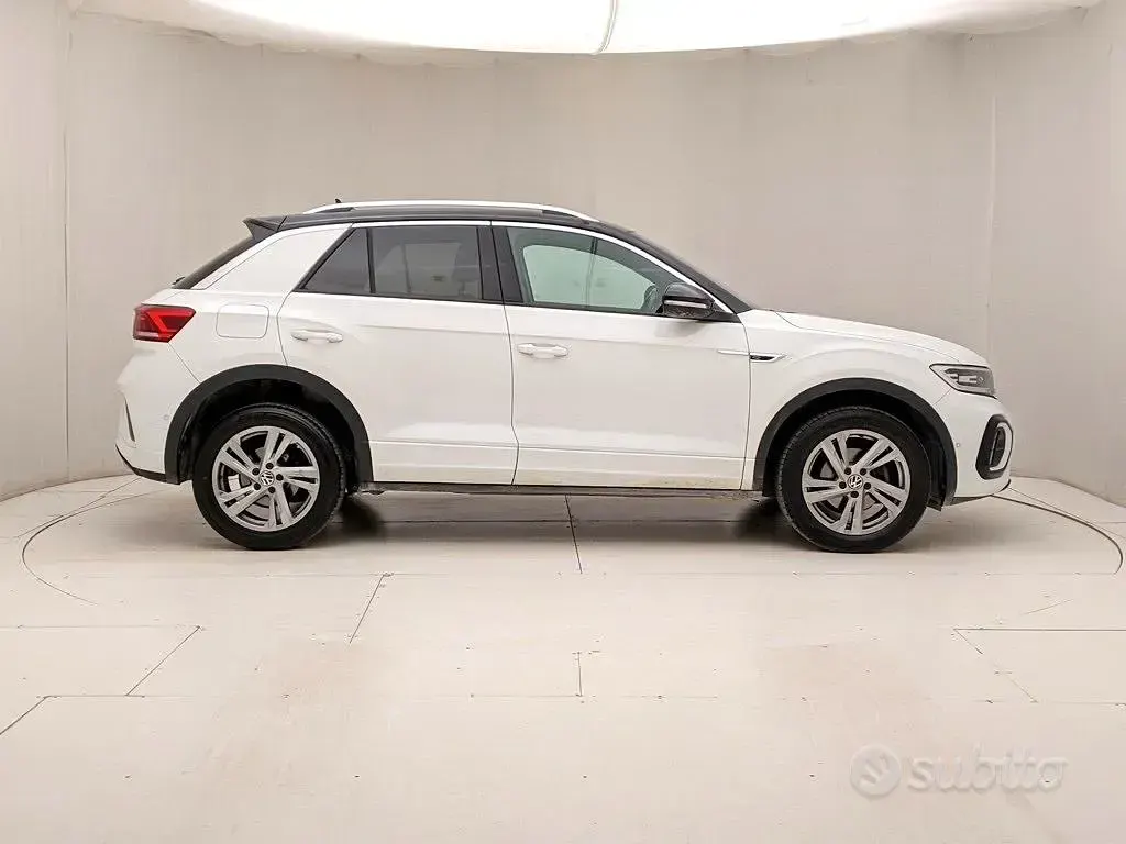 Usata VW T-Roc R-line 110 CV (80 kW) 2023 Bianco SUV