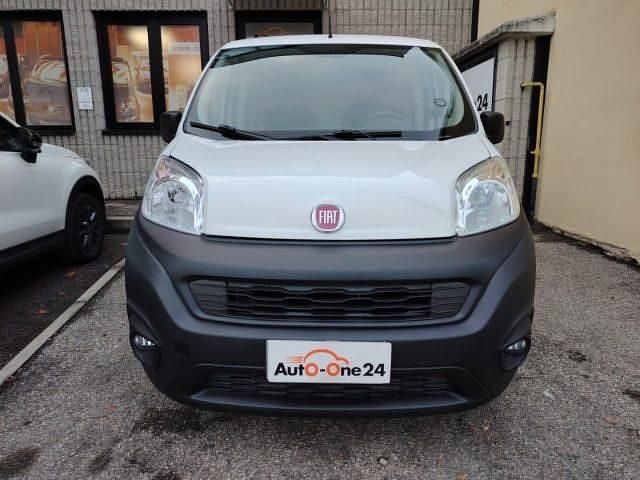Usata Fiat Fiorino 95 CV (69 kW) 2020 Bianco pastello Monovolume