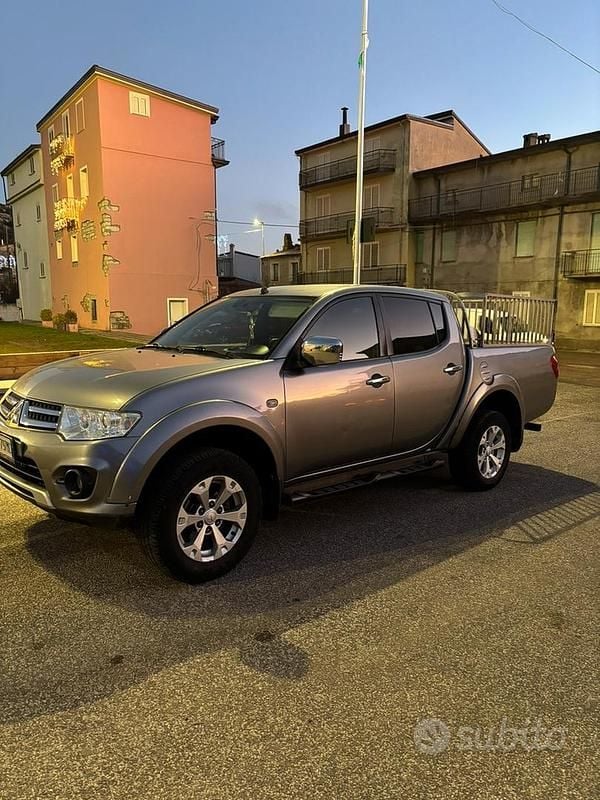Usata Mitsubishi L200 2014 Grigio Pick-up