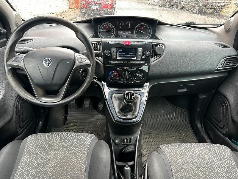 Usata Lancia Ypsilon 80 CV (58 kW) 2019 Blu Utilitaria
