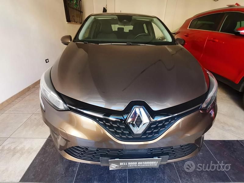 Usata Renault Clio V Intens 86 CV (63 kW) 2020 Marrone Berlina