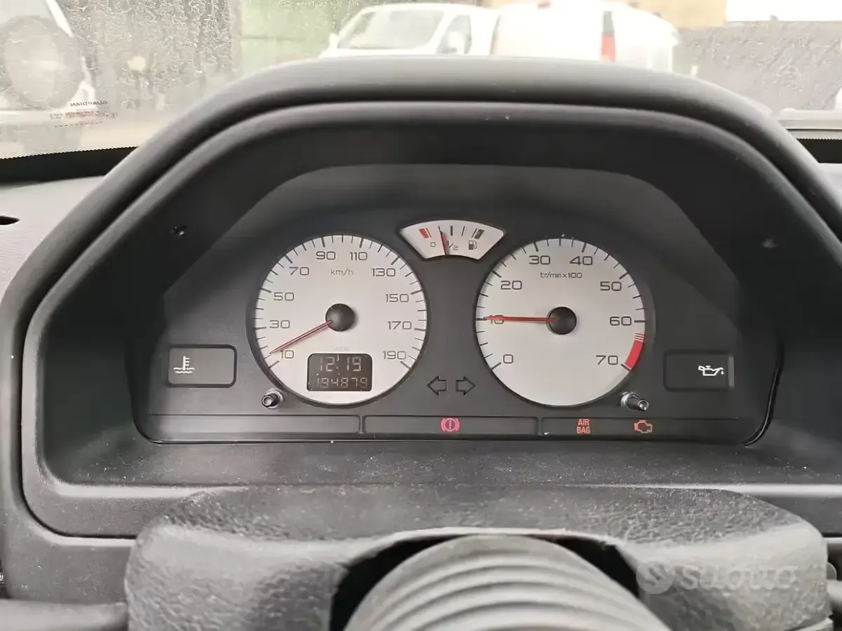 Usata Peugeot 106 75 CV (55 kW) 2001 Grigio Utilitaria