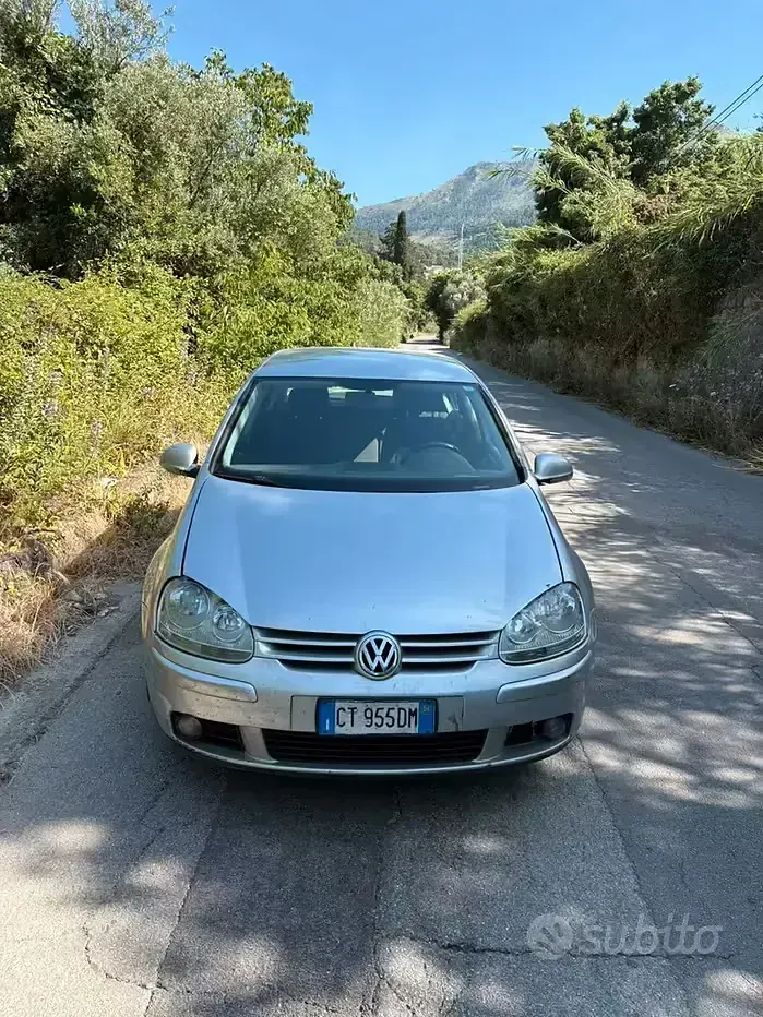Usata VW Golf IV 140 CV (102 kW) 2004 Grigio Berlina