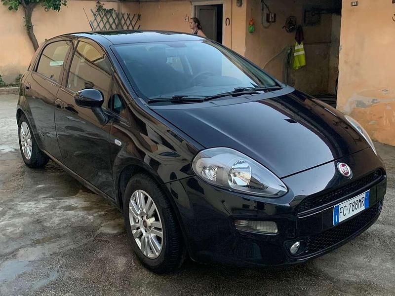 Usata Fiat Grande Punto 65 CV (47 kW) 2016 Nero Utilitaria