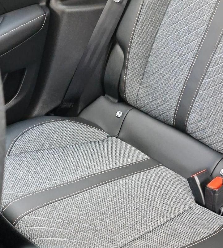 Usata Peugeot 208 Allure 101 CV (74 kW) 2025 Grigio Utilitaria