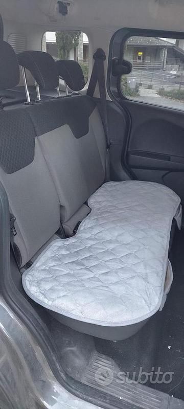 Usata Ford Courier 100 CV (73 kW) 2020 Grigio Monovolume