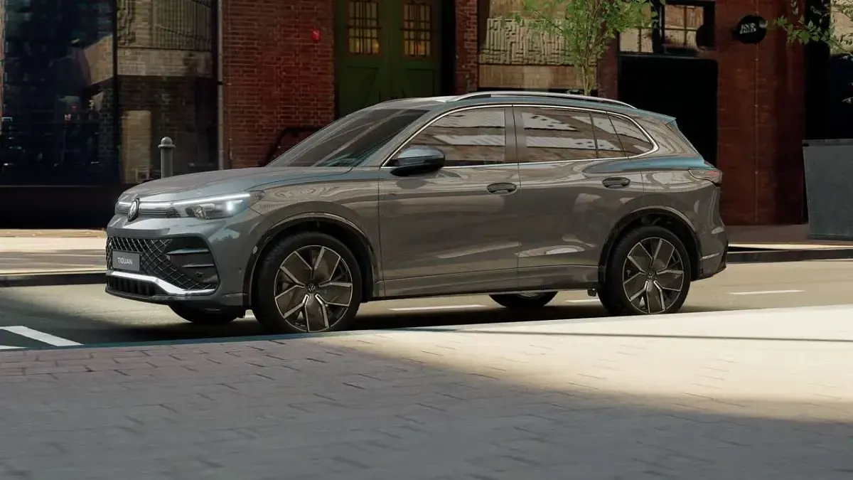 Nuova VW Tiguan R-line Plus 150 CV (110 kW) 2026 Grigio SUV