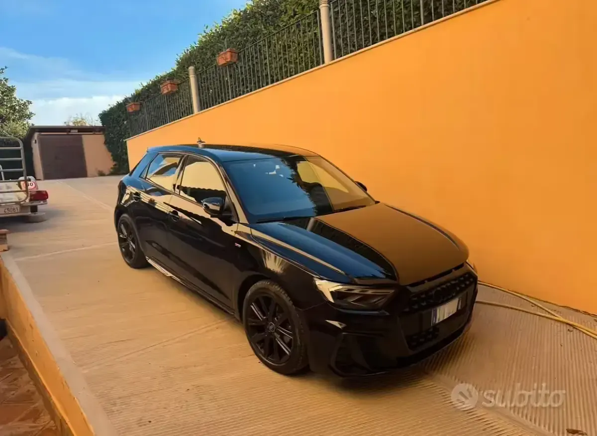 Usata Audi A1 S-Line 150 CV (110 kW) 2023 Nero SUV