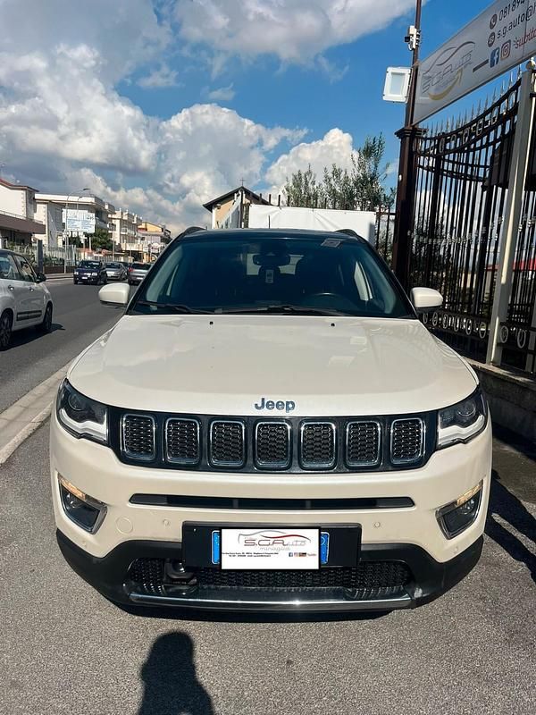 Usata Jeep Compass Limited 140 CV (102 kW) 2017 Beige SUV
