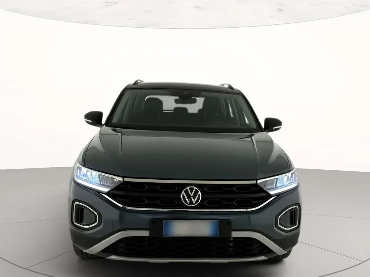 Usata VW T-Roc Life 150 CV (110 kW) 2025 Petroleum blue metallizzato ne SUV