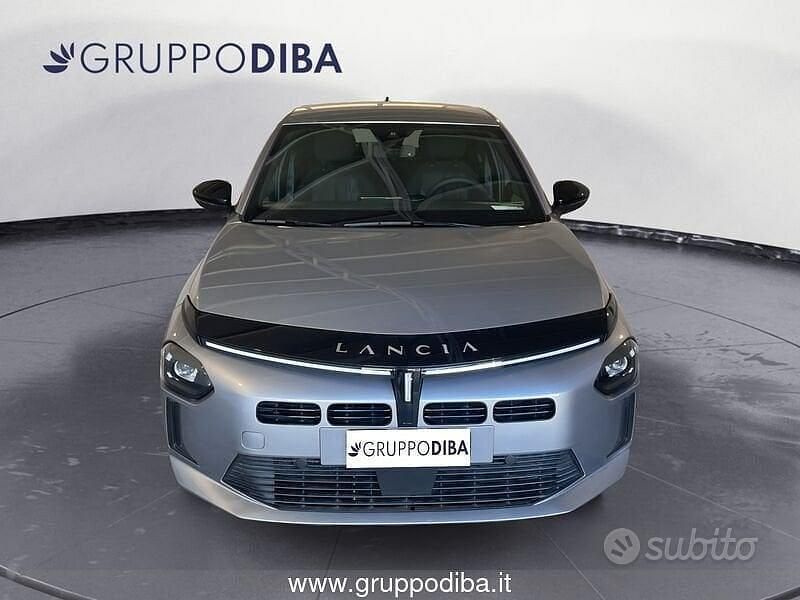 Nuova Lancia Ypsilon 2025 Grigio Utilitaria