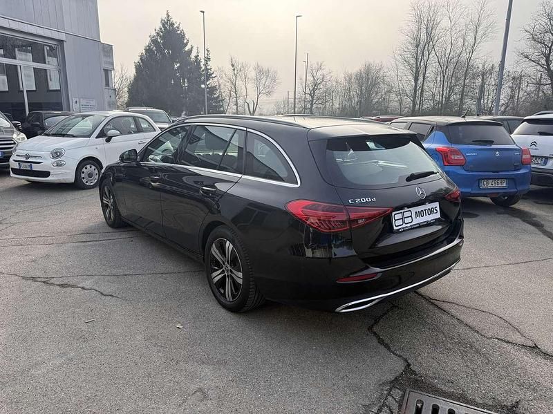 Käytetty Mercedes C200 163 HP (119 kW) 2022 Musta Farmari