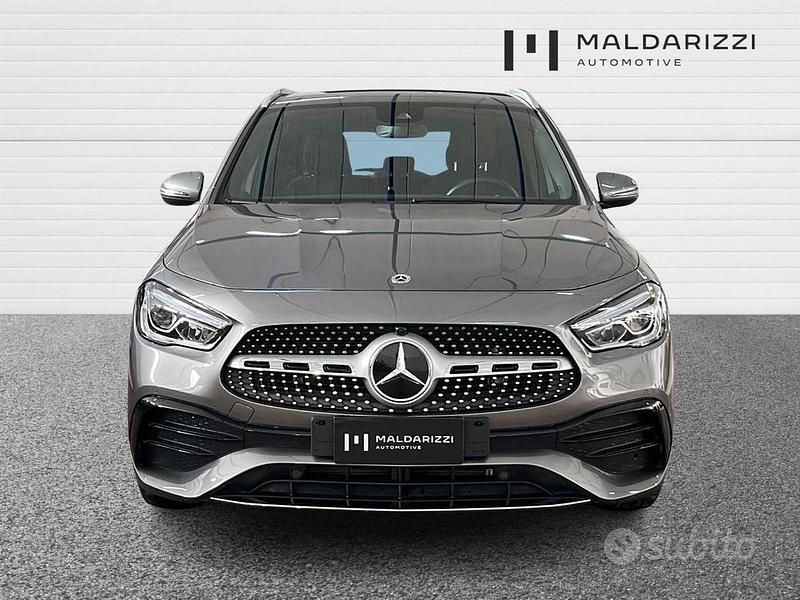 Usata Mercedes GLA200 Premium 150 CV (110 kW) 2023 Grigio SUV