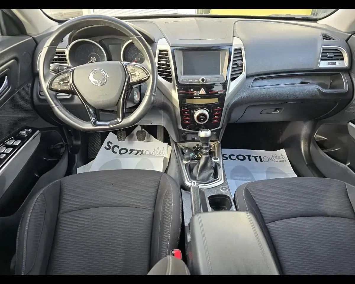 Usata SsangYong Tivoli 2019 Grigio SUV