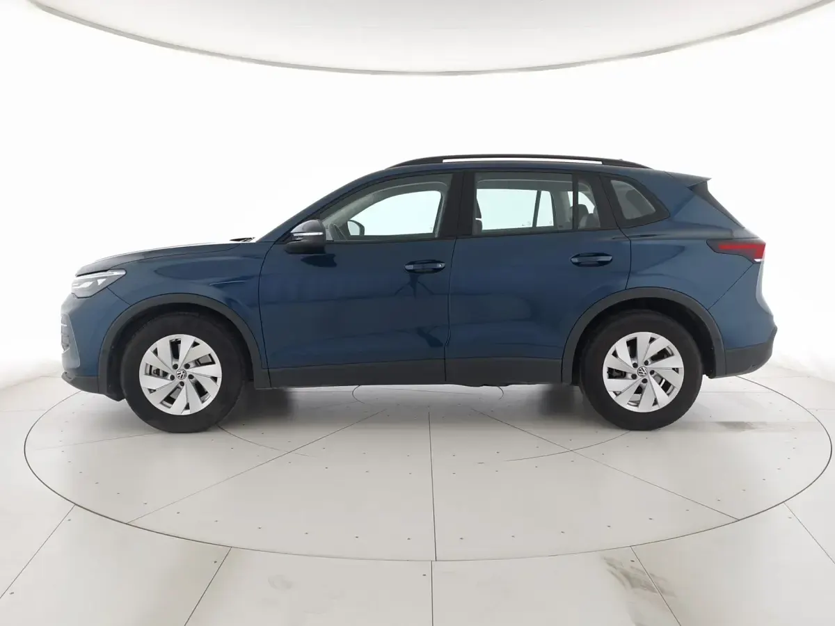 Usata VW Tiguan Life 150 CV (110 kW) 2025 Nightshade blue metallizzato SUV