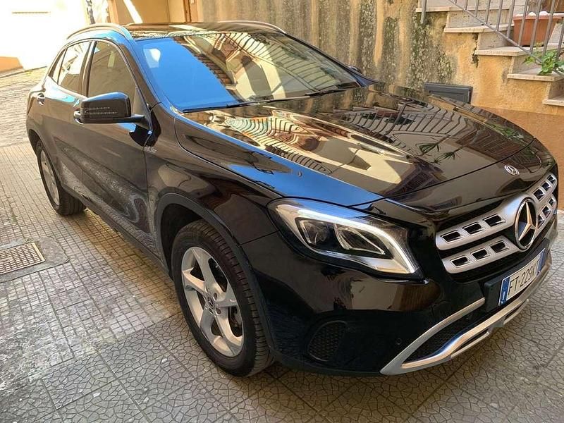 Usata Mercedes GLA200 136 CV (100 kW) 2019 SUV