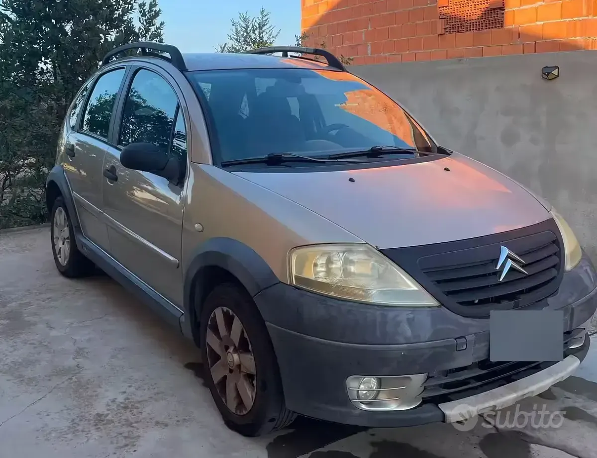 Usata Citroën C3 XTR 90 CV (66 kW) 2004 Marrone Berlina