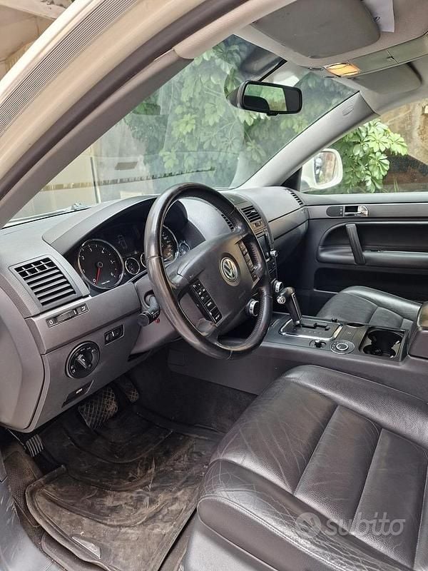 Usata VW Touareg 240 CV (176 kW) 2008 Bianco SUV