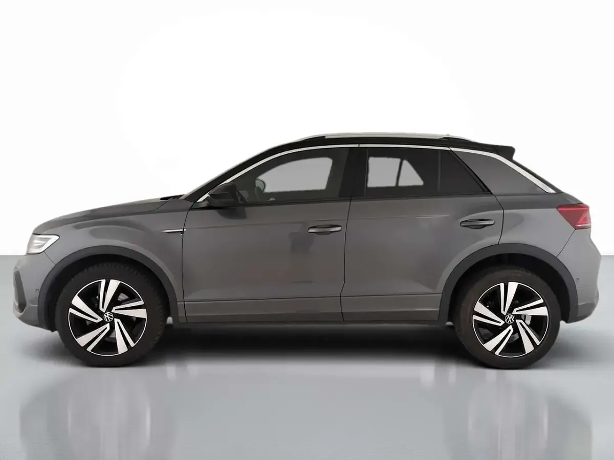 Usata VW T-Roc R-line 150 CV (110 kW) 2023 Indium grey metallizzato nero SUV