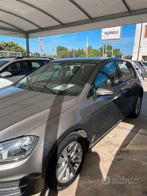 Usata VW Golf VII Comfortline 104 CV (76 kW) 2014 Marrone Berlina