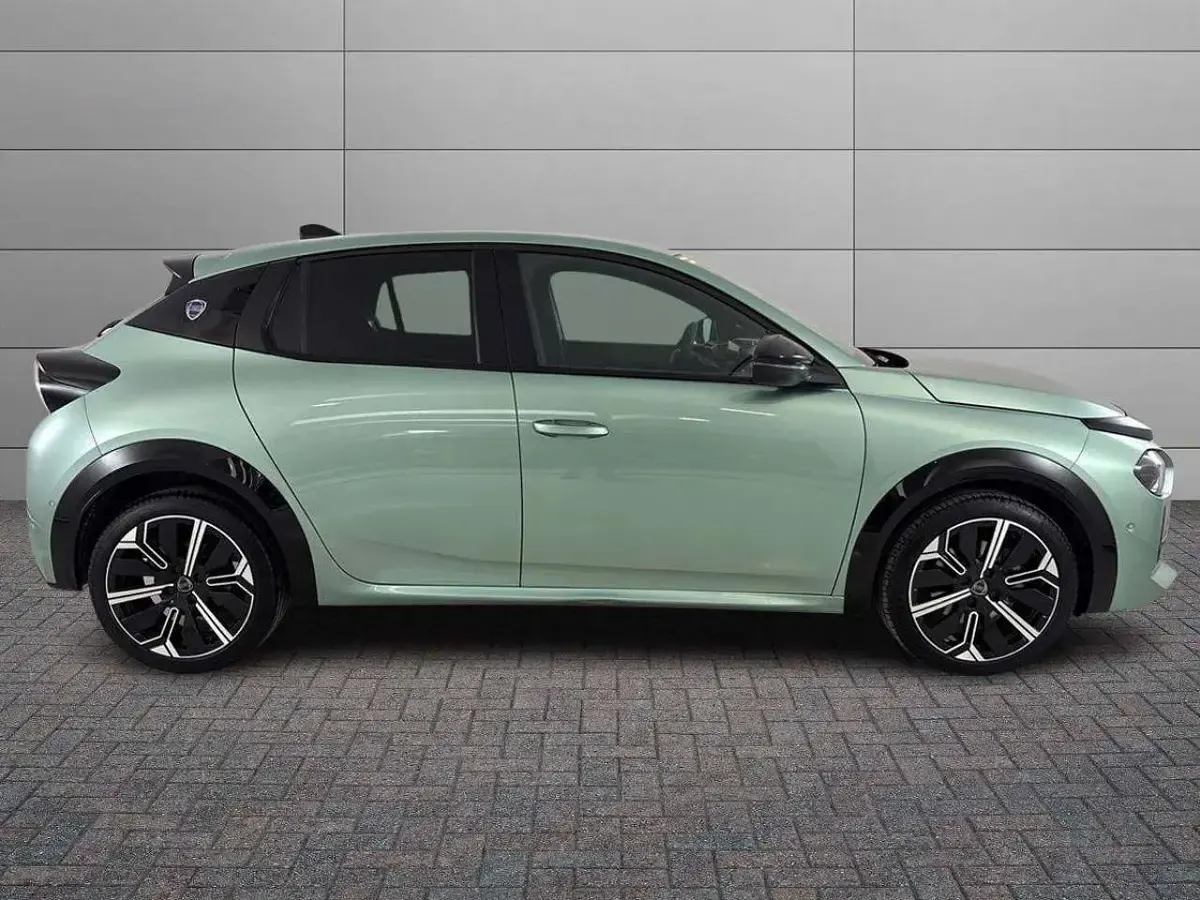 Usata Lancia Ypsilon 101 CV (74 kW) 2025 Verde Utilitaria