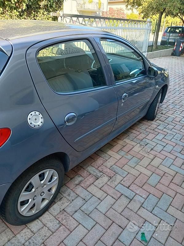Usata Peugeot 206+ 60 CV (44 kW) 2010 Utilitaria