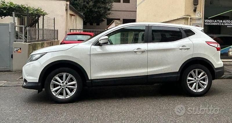 Usata Nissan Qashqai Tekna 110 CV (80 kW) 2016 Bianco SUV
