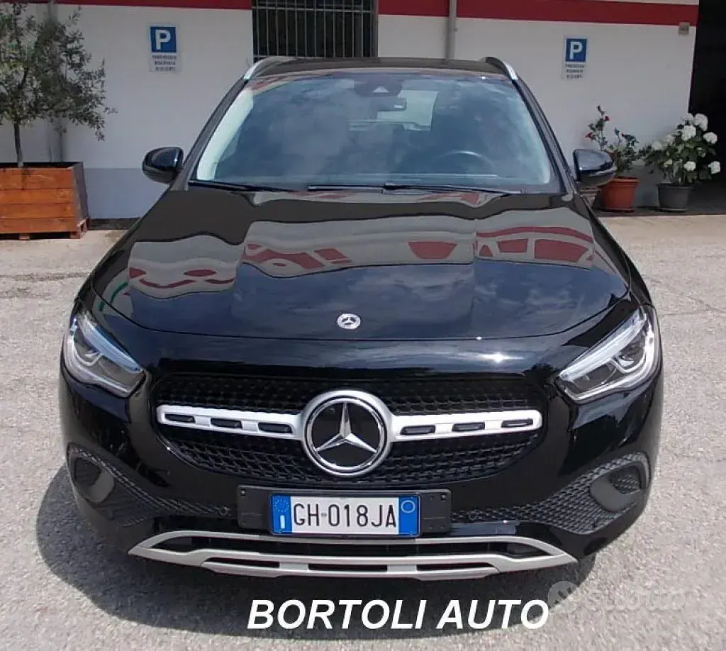 Usata Mercedes GLA200 Business 150 CV (110 kW) 2021 Nero SUV