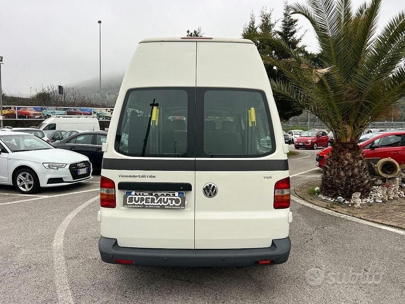 Usata VW Caravelle 102 CV (75 kW) 2008 Bianco Monovolume