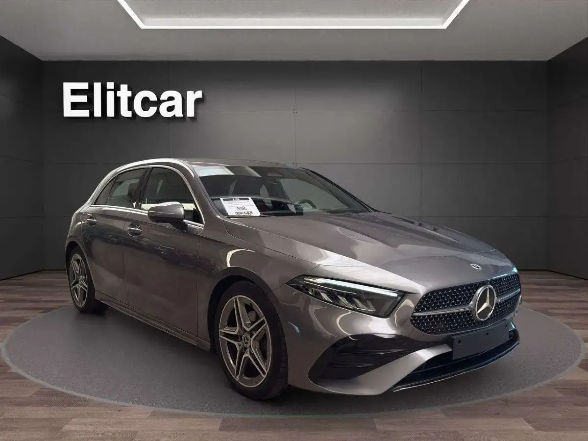 Usata Mercedes A180 AMG Line Premium 116 CV (85 kW) 2024 Grigio Berlina