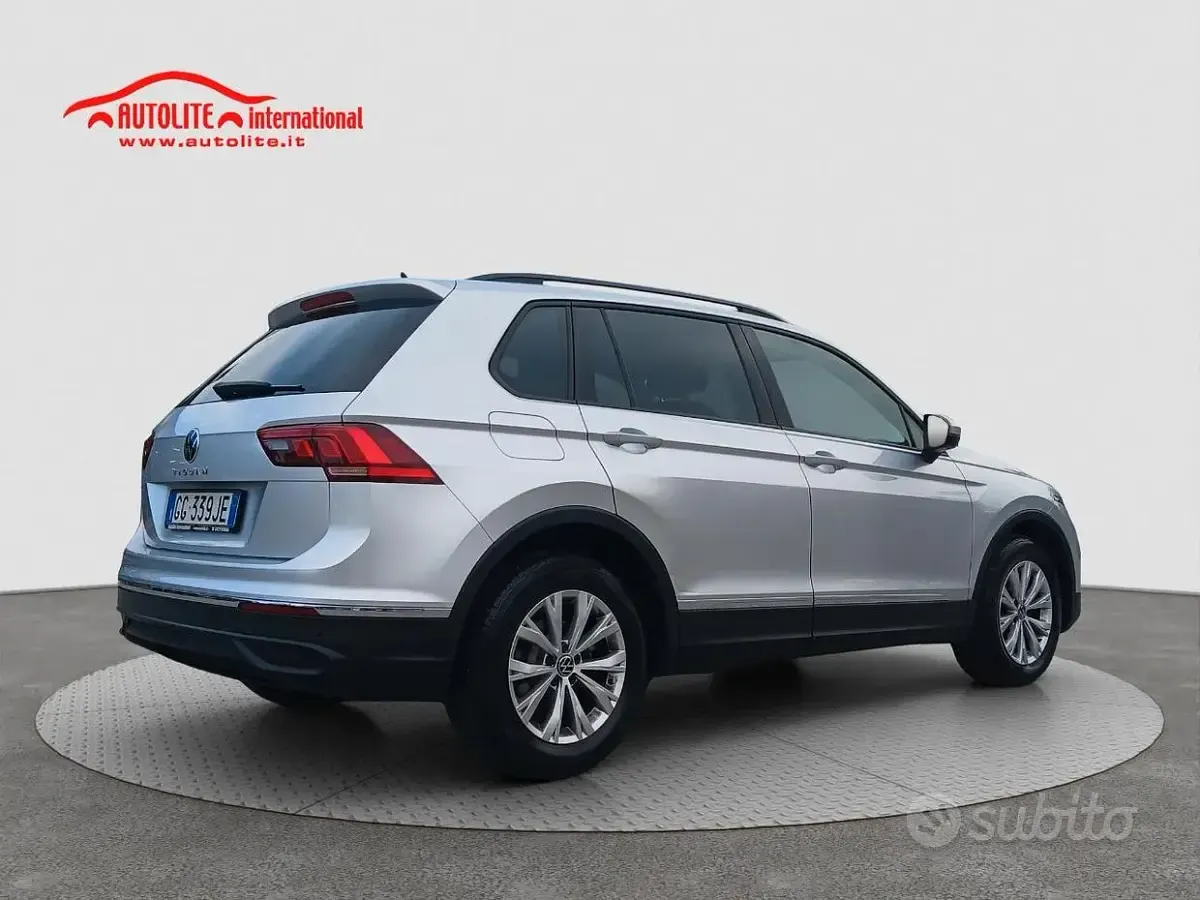 Usata VW Tiguan Life 150 CV (110 kW) 2021 Argento SUV