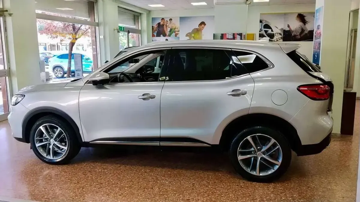 Usata MG EHS Exclusive 162 CV (119 kW) 2022 Argento SUV