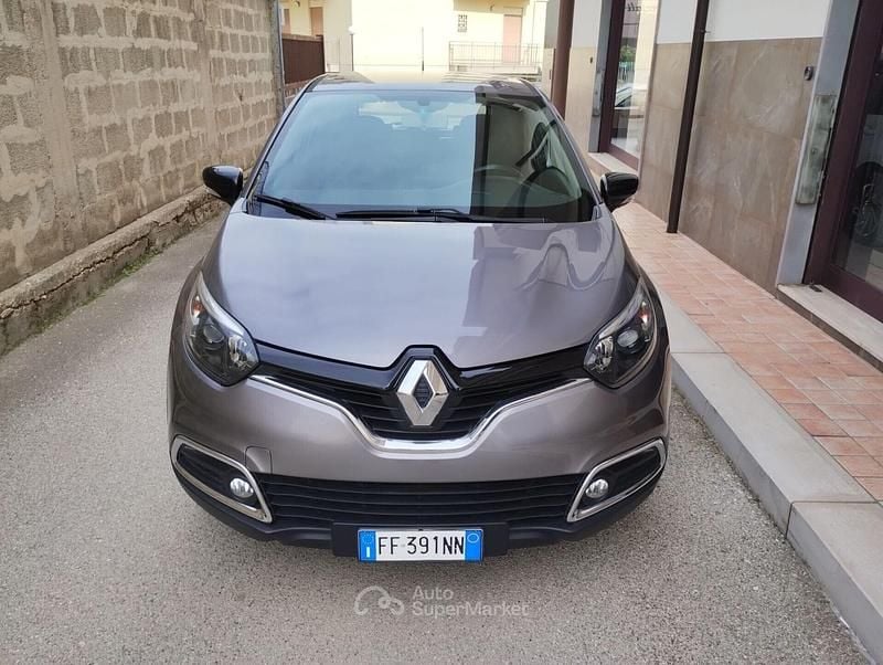 Usata Renault Captur Intens 90 CV (66 kW) 2016 Grigio SUV