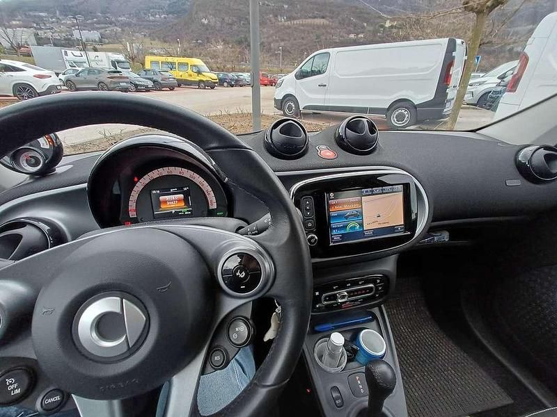 Usata Smart ForFour Electric Drive Passion 41 kW (56 CV) 2019 Bianco Utilitaria