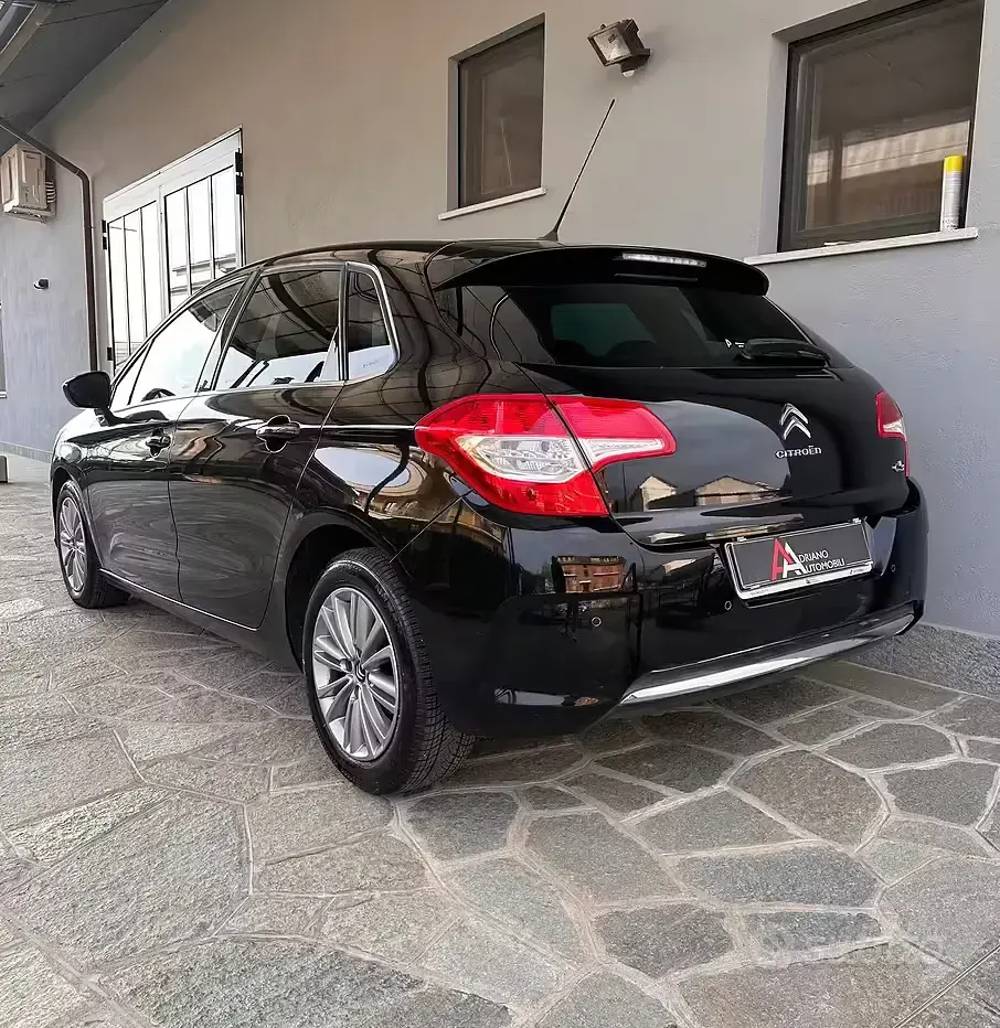 Usata Citroën C4 Attraction 120 CV (88 kW) 2012 Nero Berlina