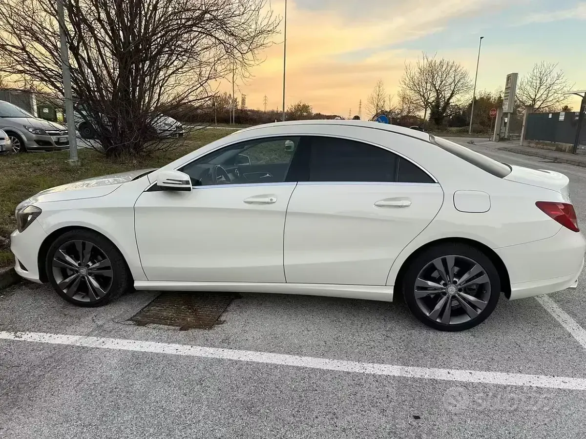 Usata Mercedes CLA220 177 CV (130 kW) 2015 Bianco Coupé
