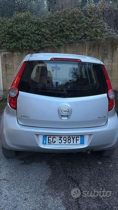 Usata Opel Agila Enjoy 68 CV (50 kW) 2011 Grigio Monovolume