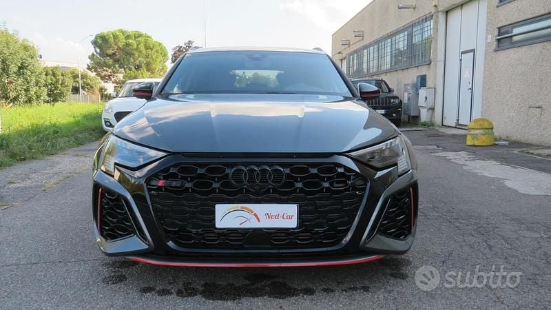 Grigio Usata 2023 Audi RS3 Performance Tre volumi | 49.900 € - Immagine 1/4