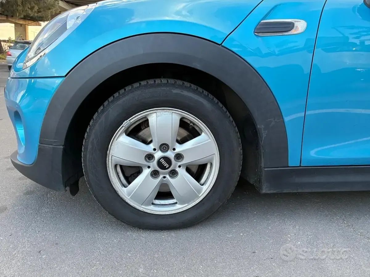Usata Mini Cooper D 95 CV (69 kW) 2016 Blu Utilitaria