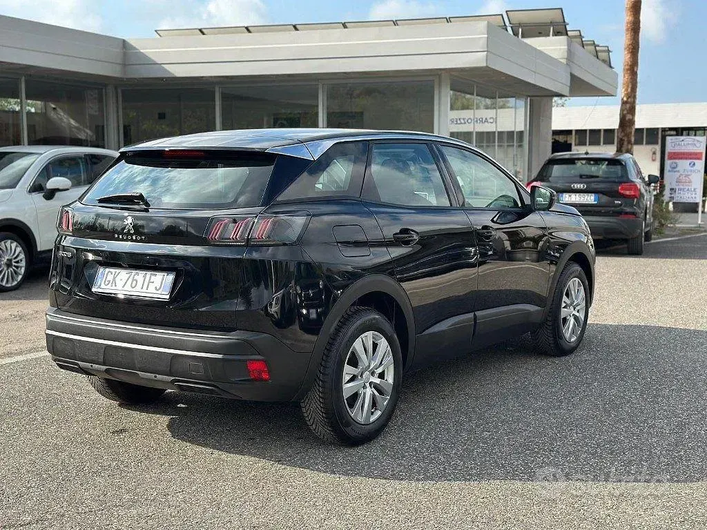 Usata Peugeot 3008 Active 131 CV (96 kW) 2022 Nero SUV
