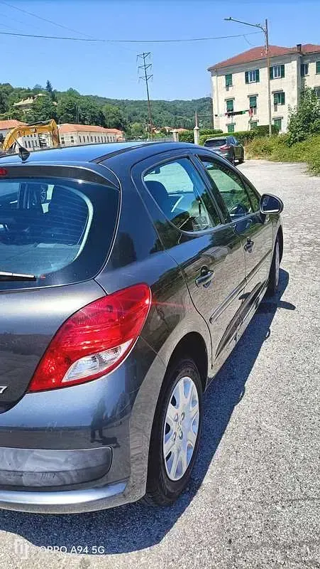 Usata Peugeot 207 Access 68 CV (50 kW) 2011 Grigio Berlina