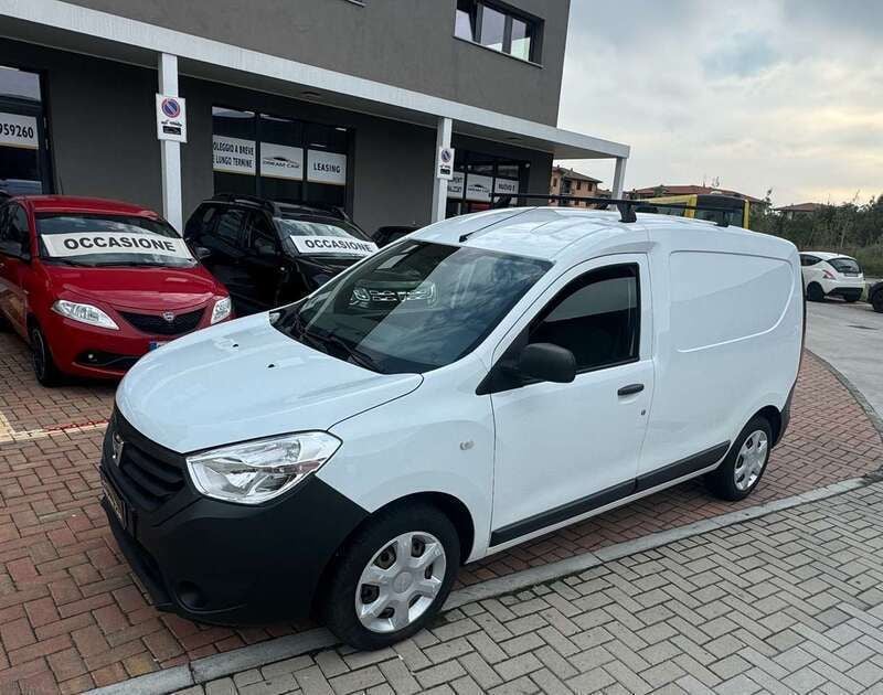 Bianco Usata 2017 Dacia Dokker Ambiance Monovolume | 6500 € (Cara) - Immagine 1/4