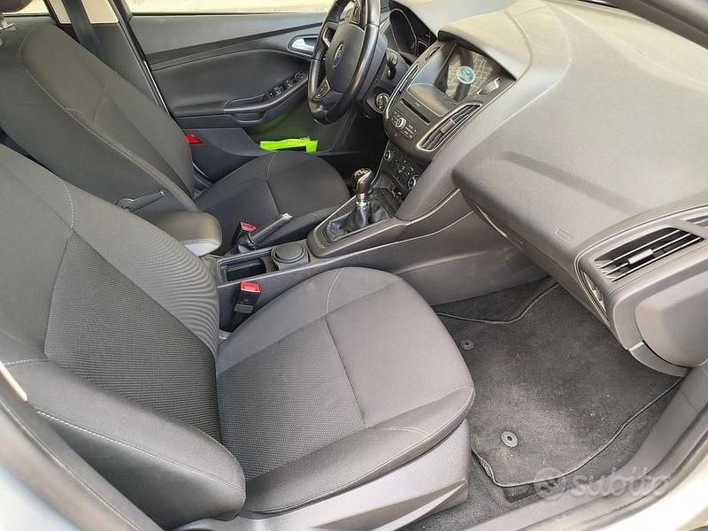 Usata Ford Focus 120 CV (88 kW) 2018 Grigio Berlina