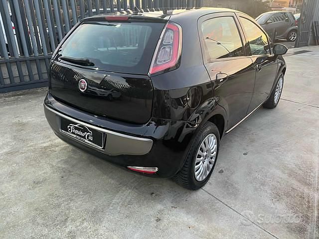 Usata Fiat Punto Young 75 CV (55 kW) 2014 Nero Berlina