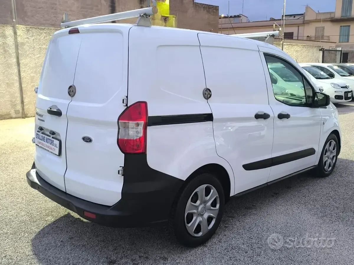 Usata Ford Transit Courier 75 CV (55 kW) 2020 Bianco Furgone