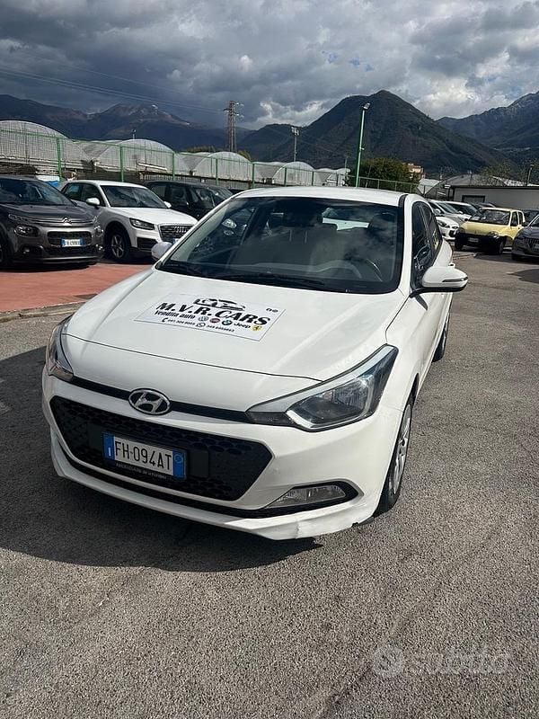 Usata Hyundai i20 Style 75 CV (55 kW) 2017 Bianco Berlina
