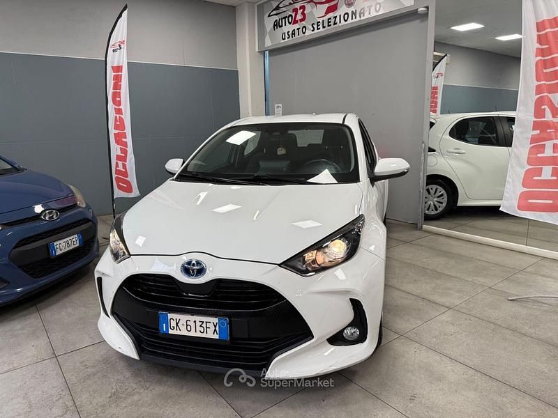Usata Toyota Yaris Hybrid Lounge 92 CV (67 kW) 2022 Other Berlina