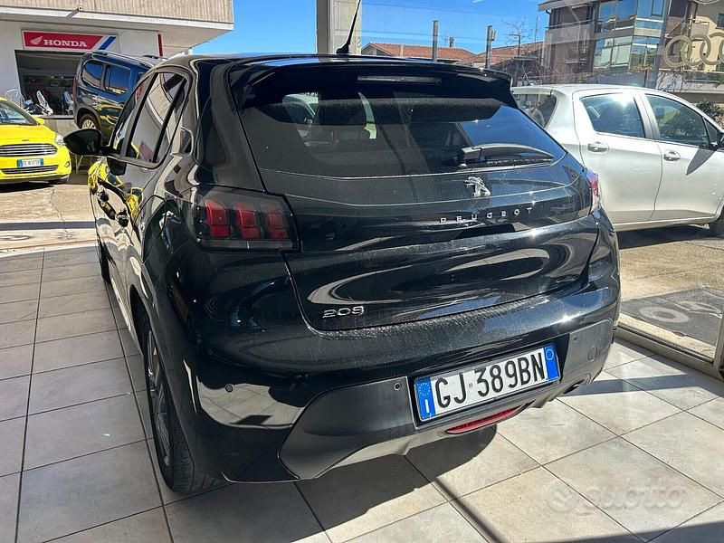 Usata Peugeot 208 Allure 75 CV (55 kW) 2022 Nero Utilitaria