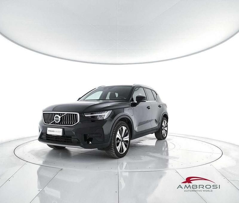 Nero Usata 2022 Volvo XC40 Core SUV | 27.932 € (Buon prezzo) - Immagine 1/4