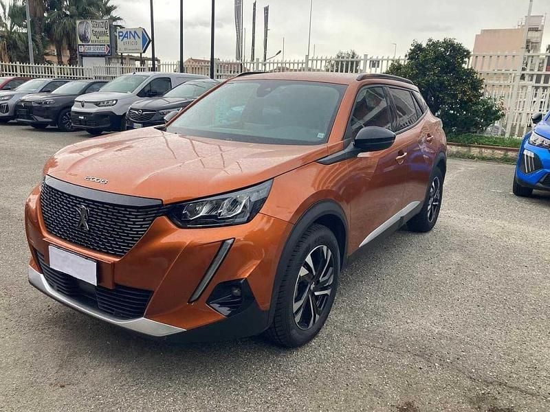 Usata Peugeot 2008 Allure 101 CV (74 kW) 2022 Arancione SUV